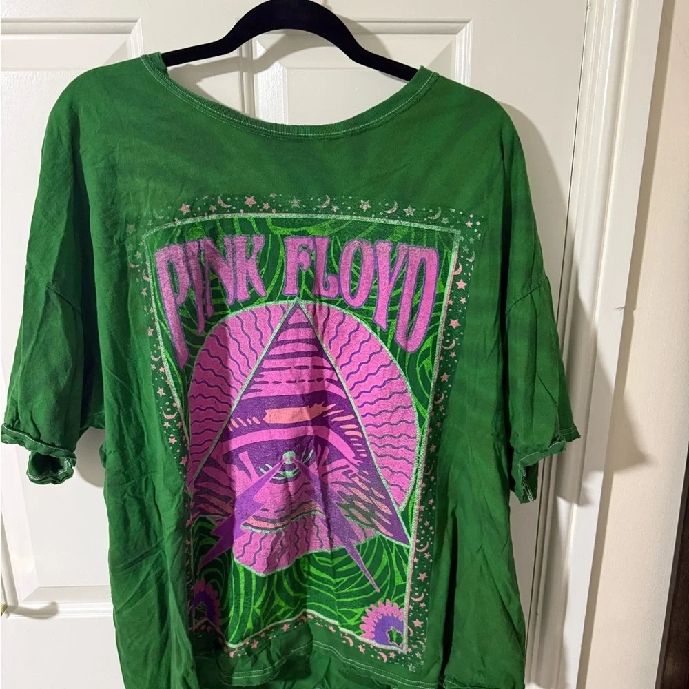 2/$20 Fashion Nova Pink Floyd Distressed Oversized Tie Dye Top - Green 1x/2x - Picture 2 of 5